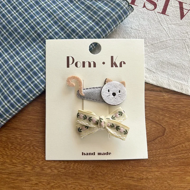 

Cat Hair Clips for Girls Plaid Floral Design Adorable Non-Slip Snap Clips for Toddlers 2 Pcs