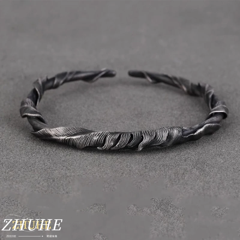 

ZHUHE This Vintage Punk Gothic Feather Opening Bracelet Features A Niche Design And Is Fashionable For Men