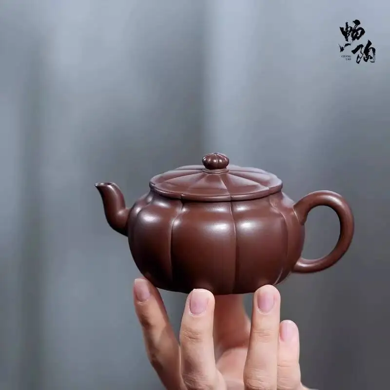 

[Changtao]Yixing Famous Artist Tao Jianquan's Fully Handmade Teapot, Purple Clay Ribbed Vessel, Palace Lantern Style, 150Cc