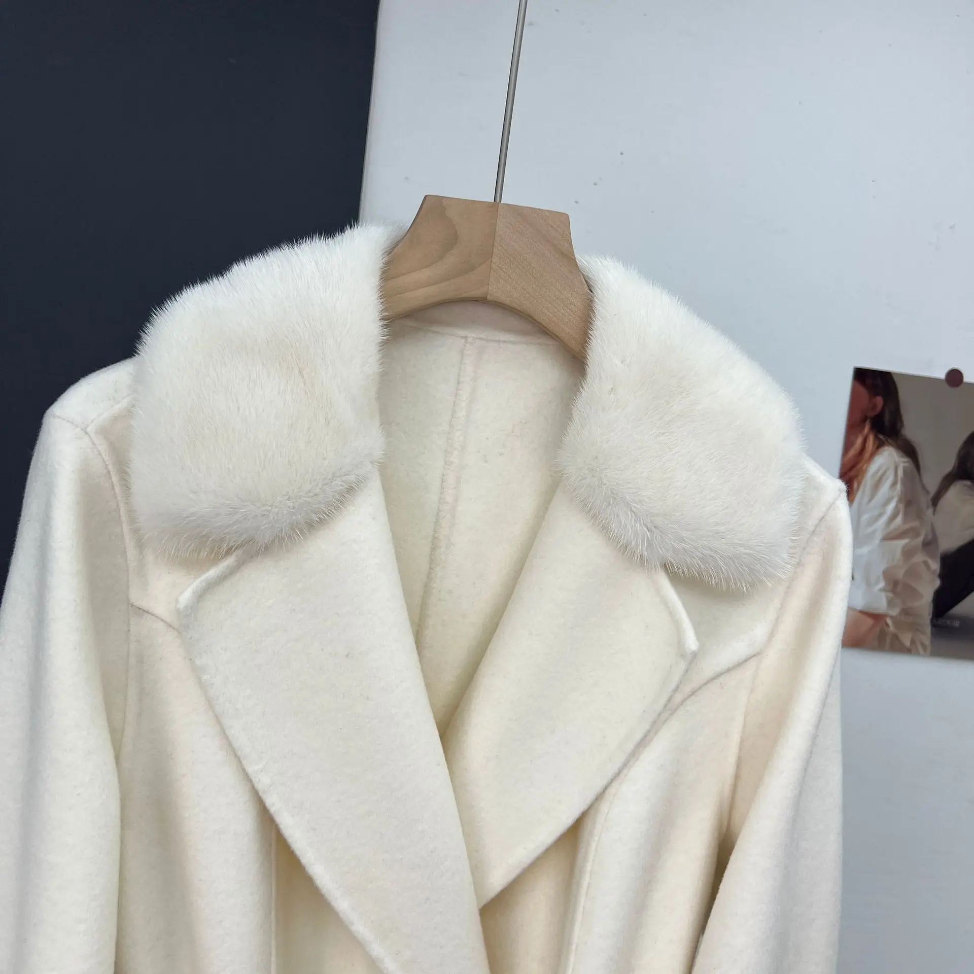 Autumn and Winter Wear New Haining Fur Coat with Cashmere Double sided Fleece Coat for Women's Long Mink Neck Nail Beads