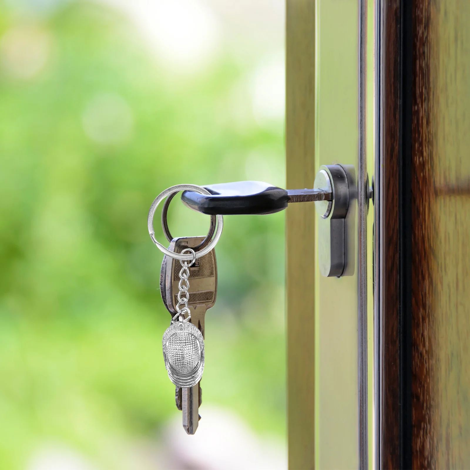 

1pcs Metal Fencing Keychain Backpack Pendant Sports Key Ring Souvenir Gift For Fans Party Favors Bag Charm Keepsake Decorative