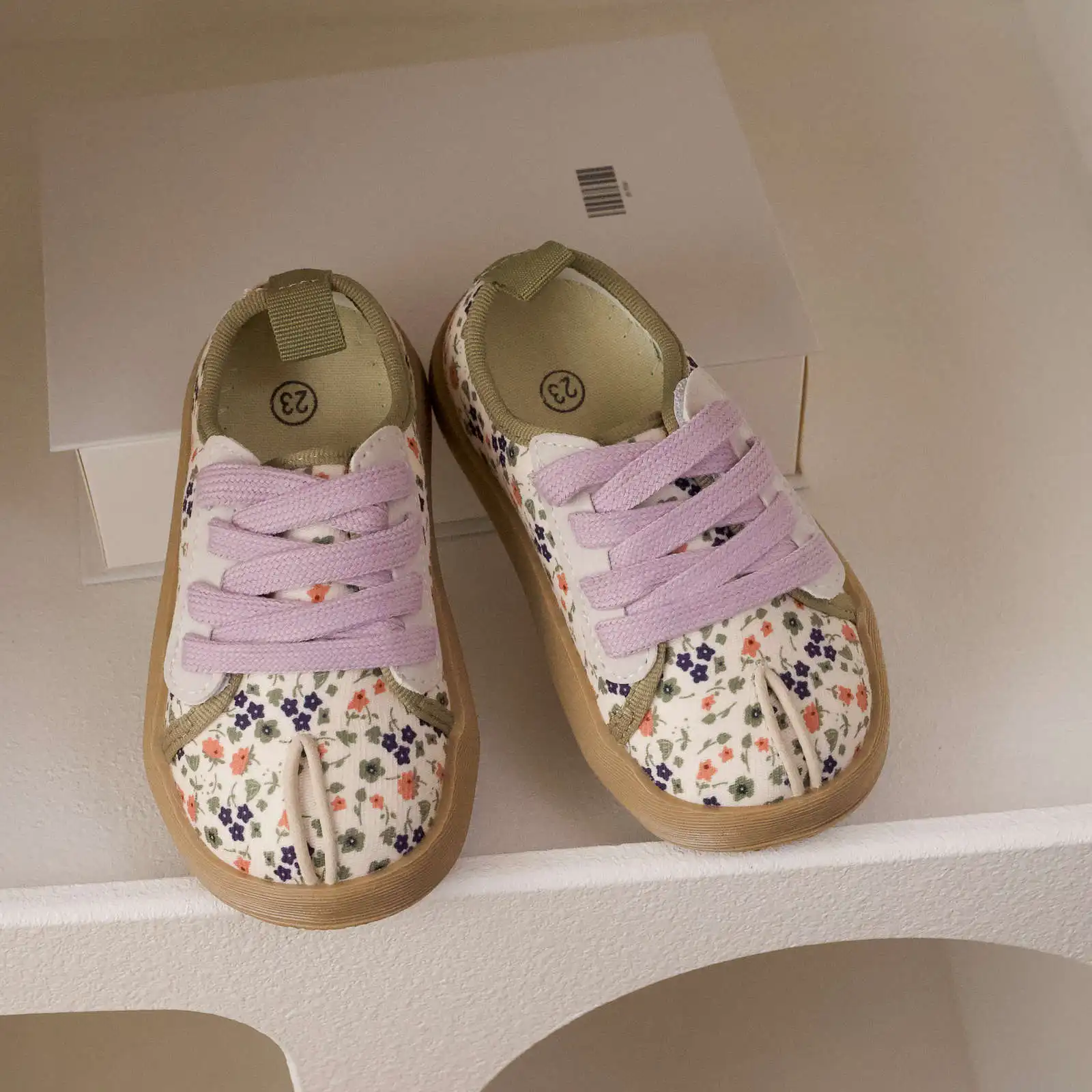 

Spring Instagram Children's Cloth Shoes - Boys and Girls Wearing Canvas Shoes