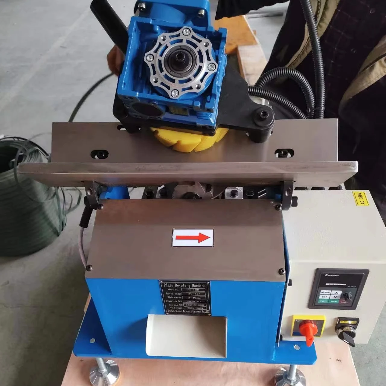 

Электрический фрезерный станок для нарезки пазов, станок для снятия фаски с стальных листов, настольный фрезерный станок для стальных полос и тонколистового проката