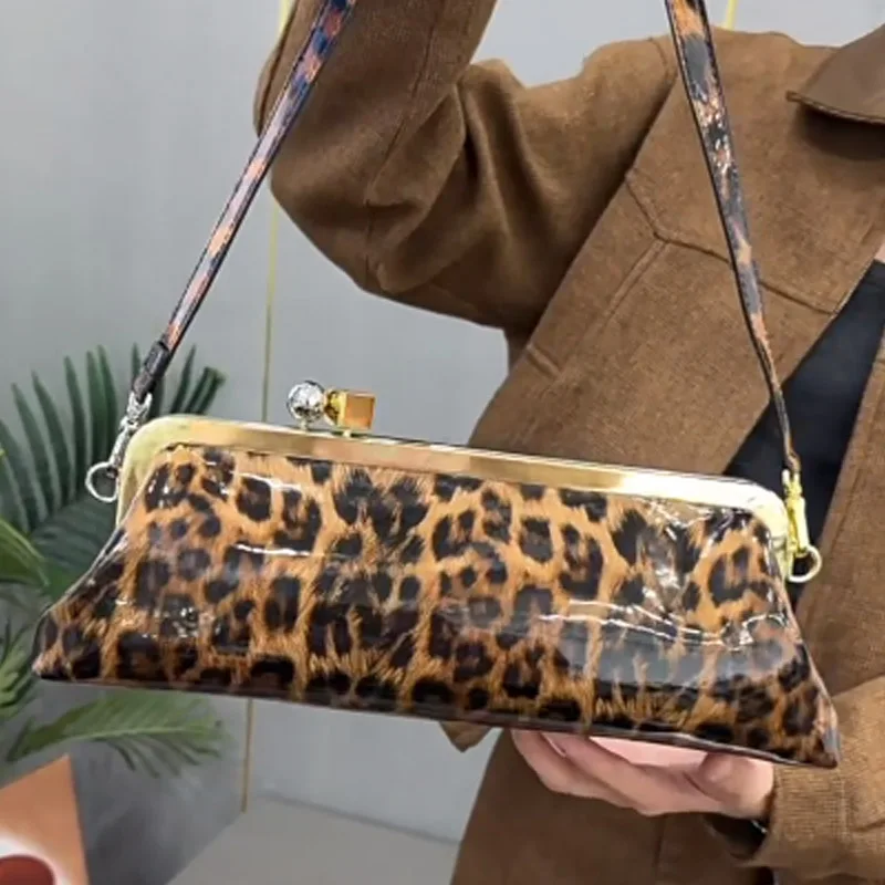 

Luxury Leopard Print Armpit Bag Fashionable Hand-held Dress Dinner Bag Evening Party Bag Commuting Casual Shoulder Bag