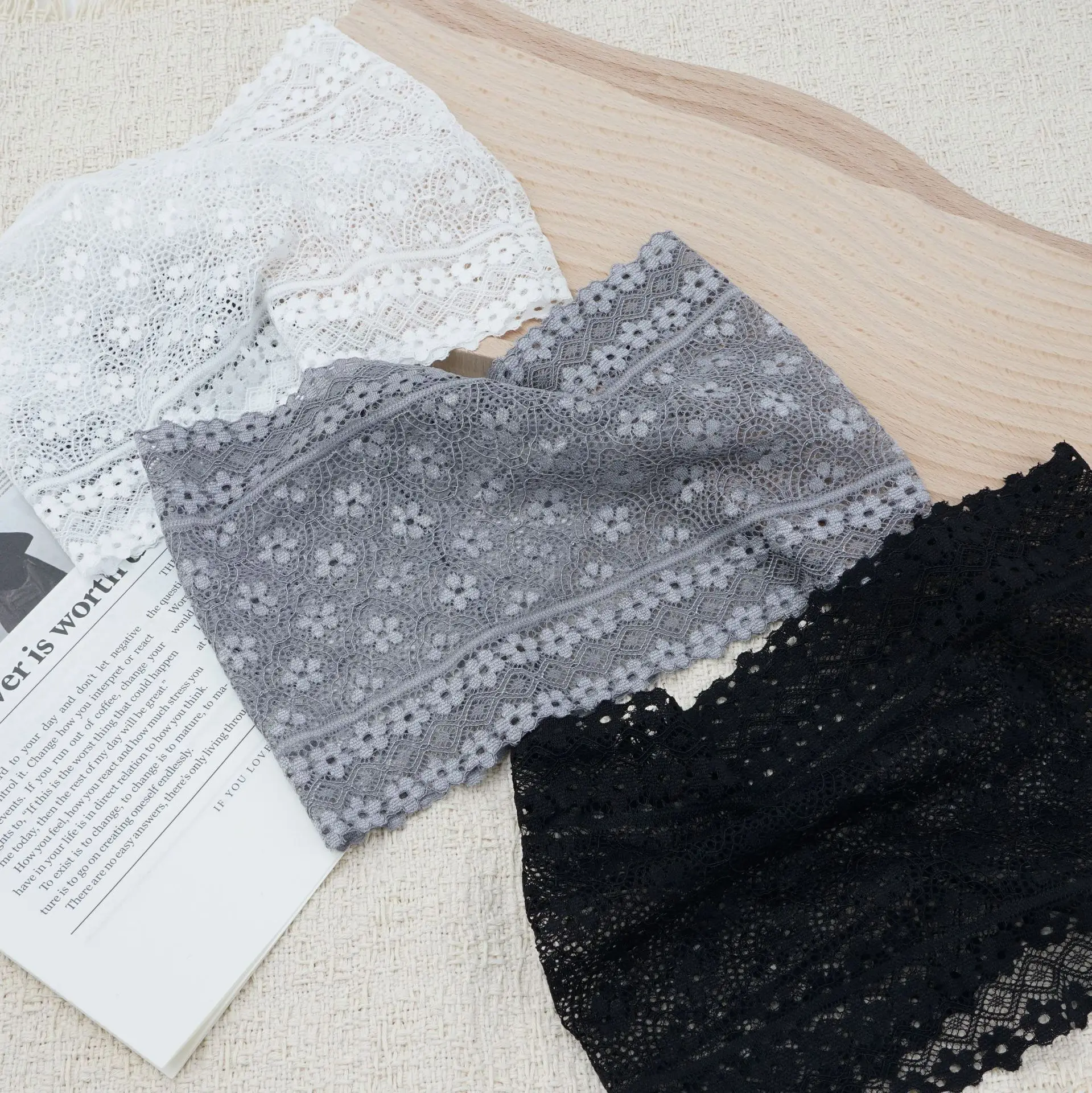 

Lace wide-edge elastic headband with small floral lace hair accessory