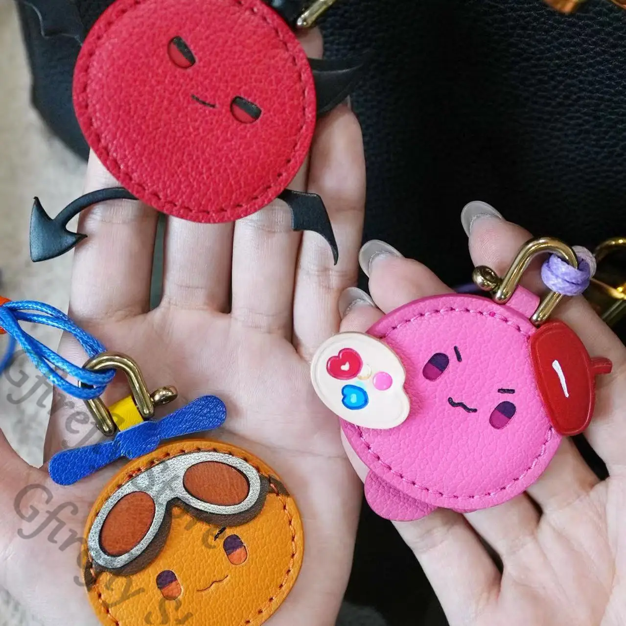 Amore e spazio profondo Rafayel 	 Portachiavi con ciondolo Sylus Caleb, ciondolo con etichetta per bagagli in pelle, ciondolo per borsa, decorazioni per anime, ornamenti regalo