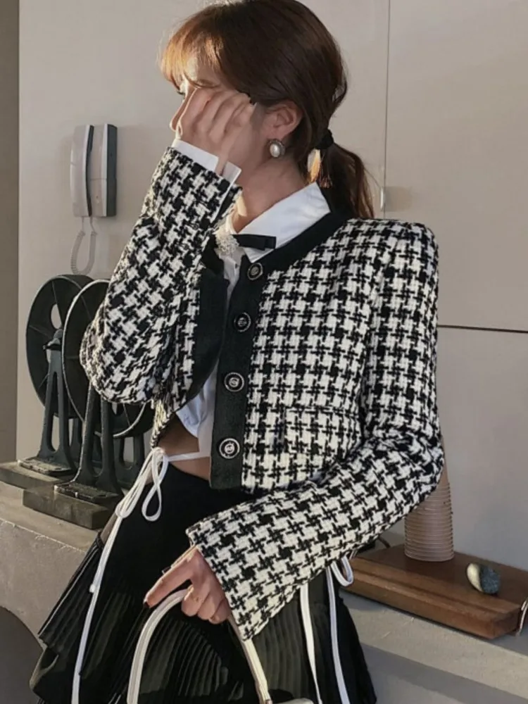 

Elegant Cropped Jacket Women French Vintage Single Breasted Long Sleeve O-neck Top Autumn Y2k All-match Houndstooth Coats New