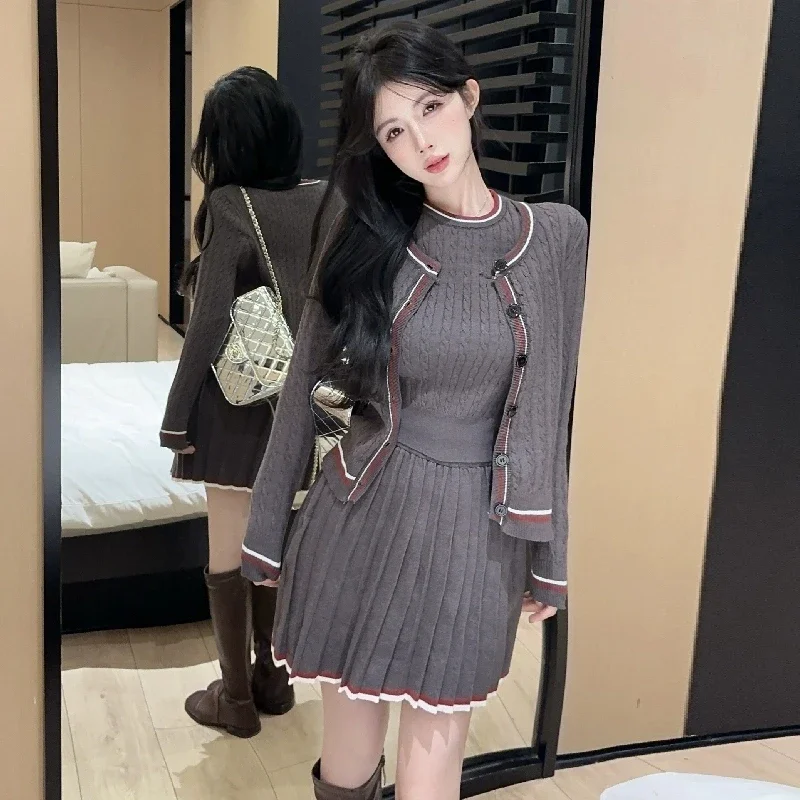 المرأة الخريف جديد سليم سترة موضة محبوك مجموعة سترة تي شيرت مطوي تنورة الدعاوى الرجعية ثلاث قطع مطابقة وتتسابق #3