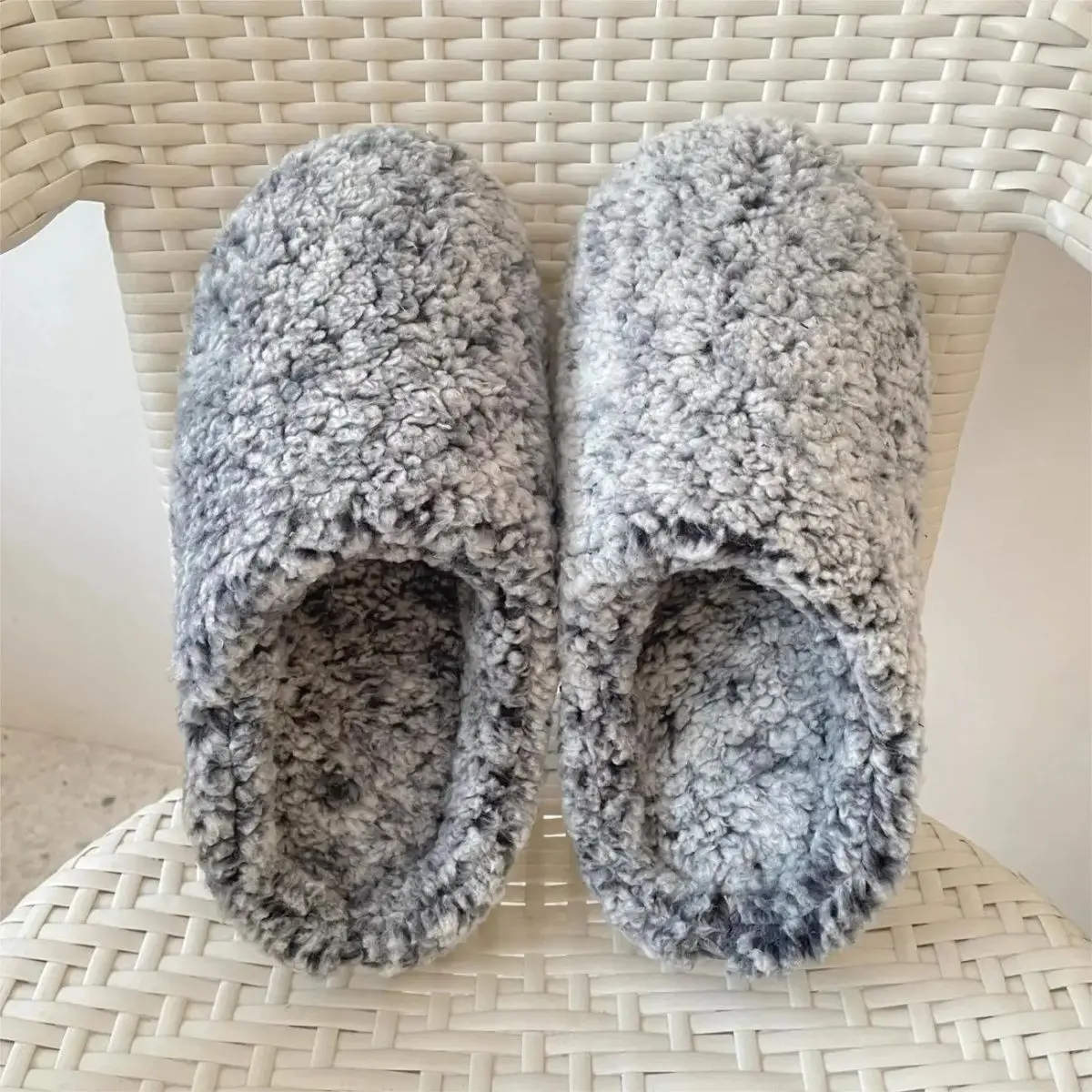 Männer Hausschuhe Winter Plüsch Warme Leichte Hause Baumwolle Schuhe Einfache Familie Indoor Wohnzimmer Hausschuhe Plus Größe 45