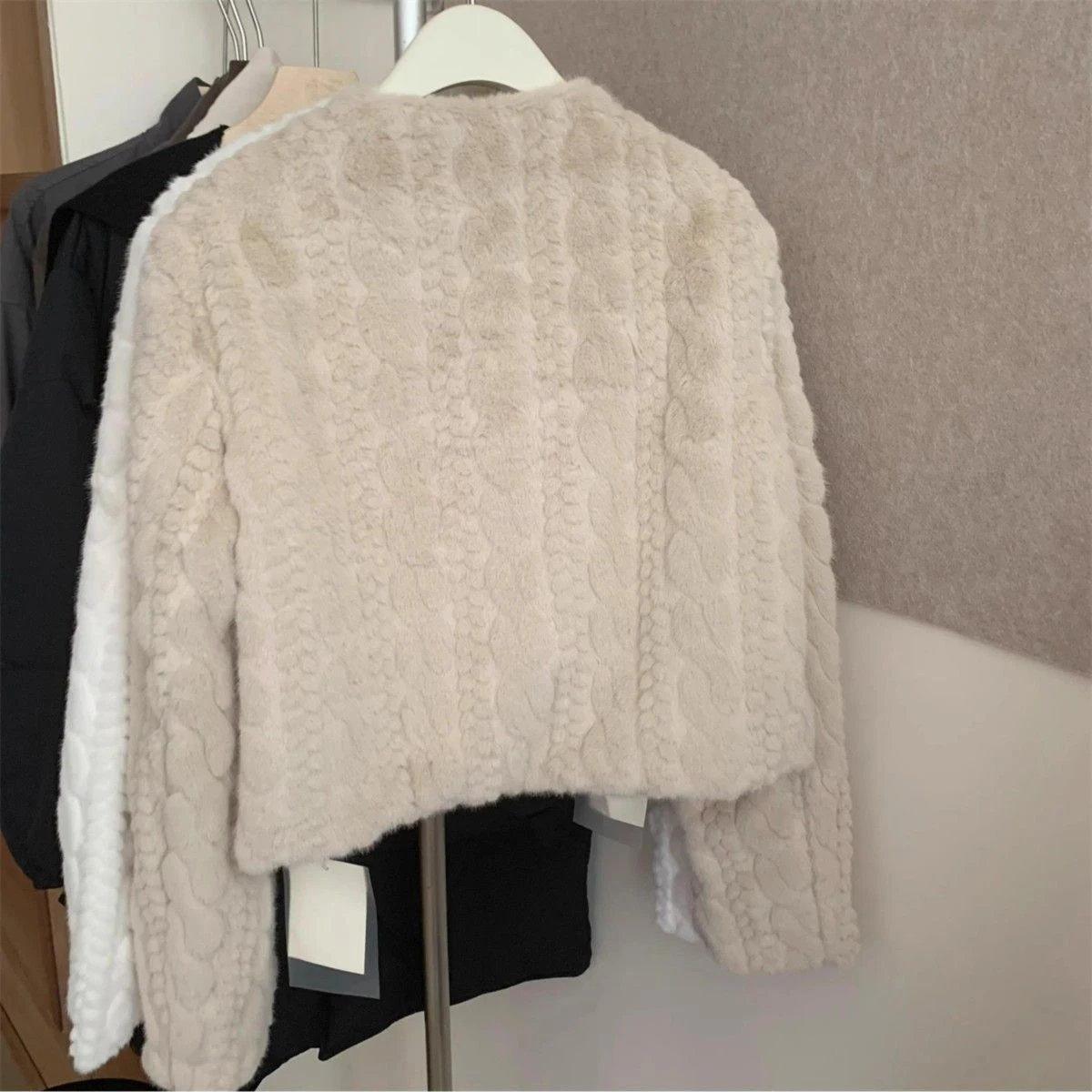 خريف شتاء 2026 جديد المنك المخملية الفراء الفراء سترة المرأة معطف الجولة الرقبة مزدوجة الصدر قصيرة فضفاضة الدافئة الفراء سترة القمم