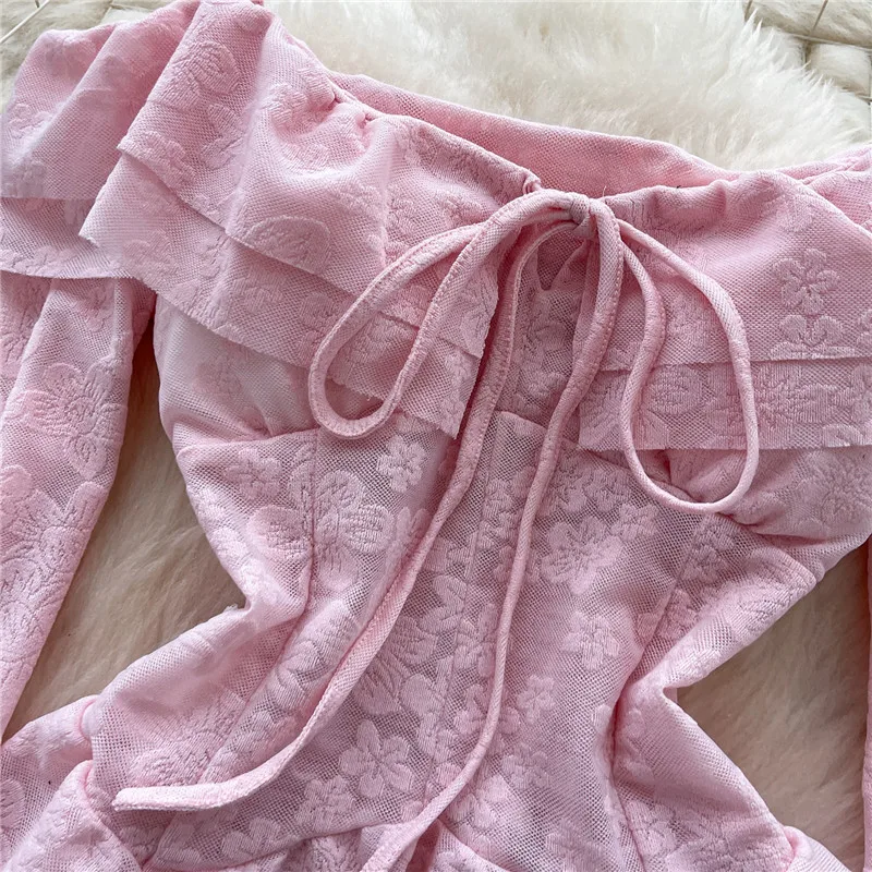 أسود وردي قبالة الكتف المرأة طويلة مضيئة كم قميص أبيض المشمش مائل الرقبة غير النظامية أعلى الأشرطة خريف جديد الكشكشة ضئيلة بلوزة