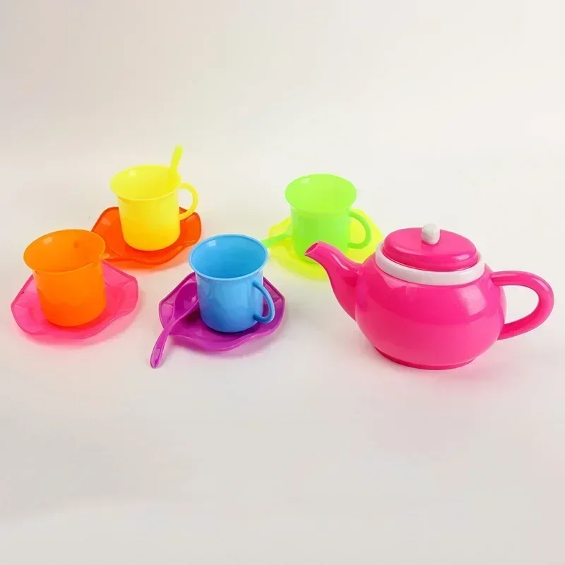 Casa da gioco Giocattolo Tè pomeridiano Teiera Tazza Set di cucchiai Materiale Versare acqua Bevanda Set da gioco per tè Puntelli di alta qualità Regalo per bambini
