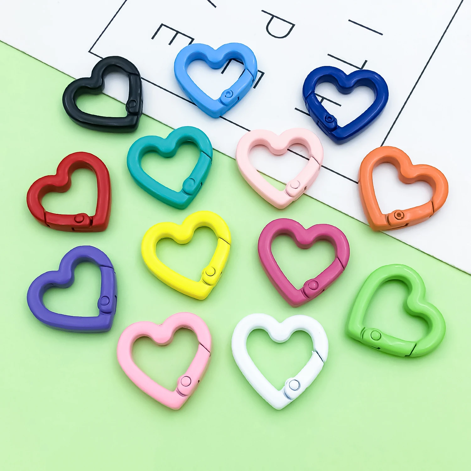 10pcs Paint Coated Alloy Colorful Heart Spring Clasp Openable Love Shaped Carabiner Keychain DIY Charms Jewelry Buckle Connector