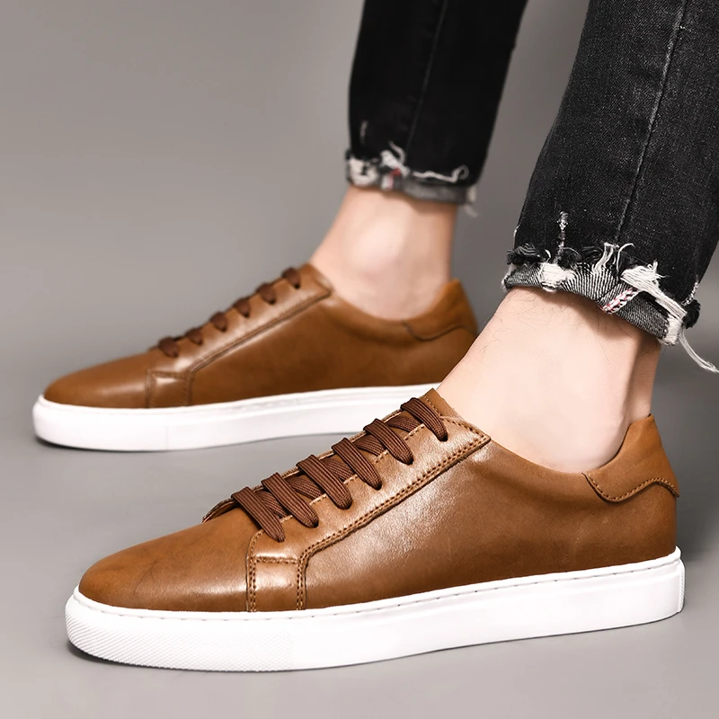 Fashion Genuine Leather Brown Sport Shoes Breathable Casual Shoes Round Toes Board Shoes England Style Men Shoes Sneakers Men