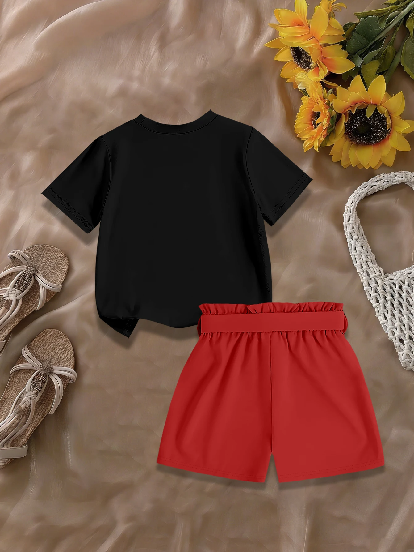 2 pieces: Girls Sweet Cute Outfit Bear Sitting Under Mushroom T-shirt Woven Bow Knot Shorts