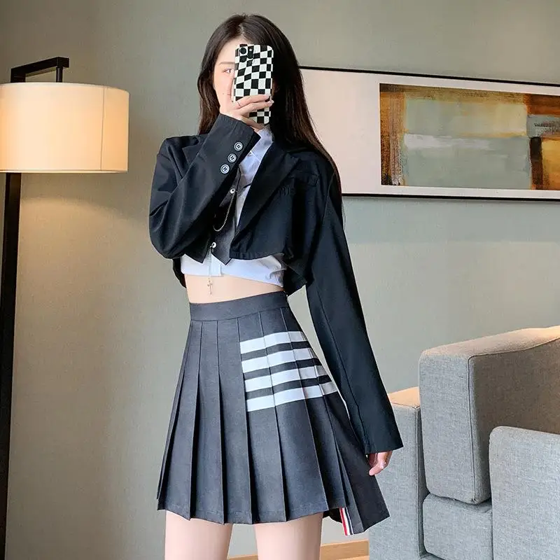 

Gray School Style Women's Skirt with Four Stripes Suit Design Autumn Winter Short A-Line Skirts Pleated JK Skirts