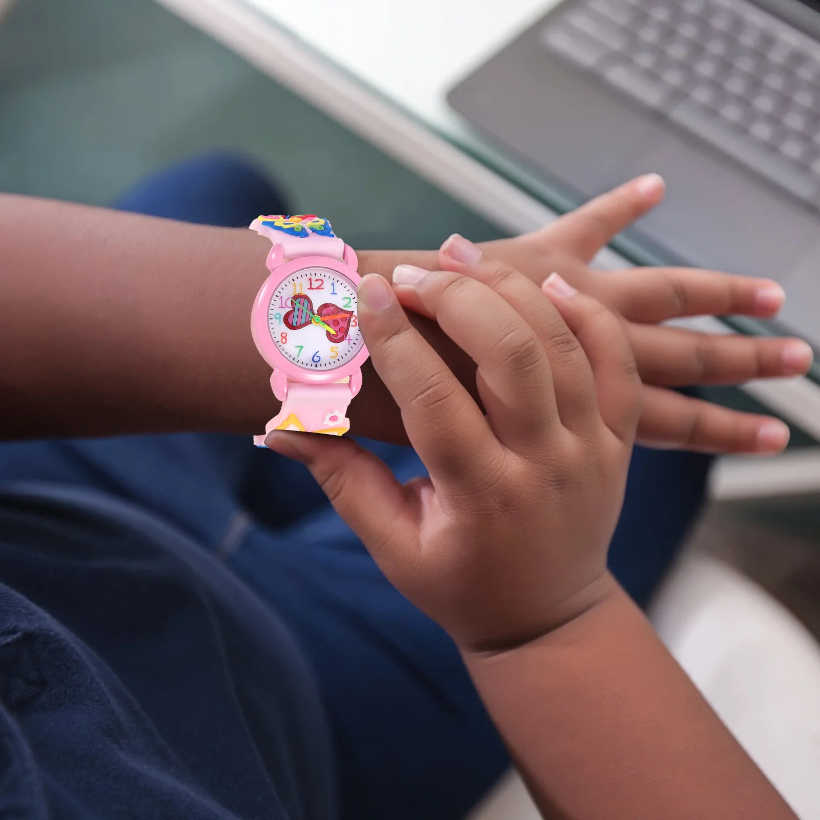 1Pcs Wristwatch Cartoon Design Colorful 3D Watch Lightweight Adjustable Time Teaching Student 3D Watch