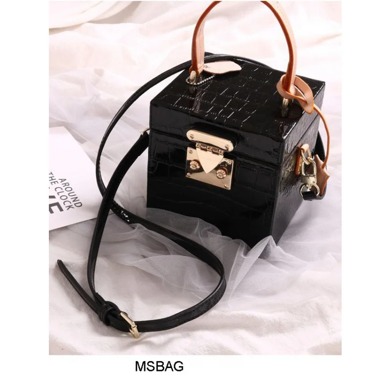 

women bag 2024 New Retro Square Luxury brand designer Fashion Portable Crossbody makeup Box Square Bags