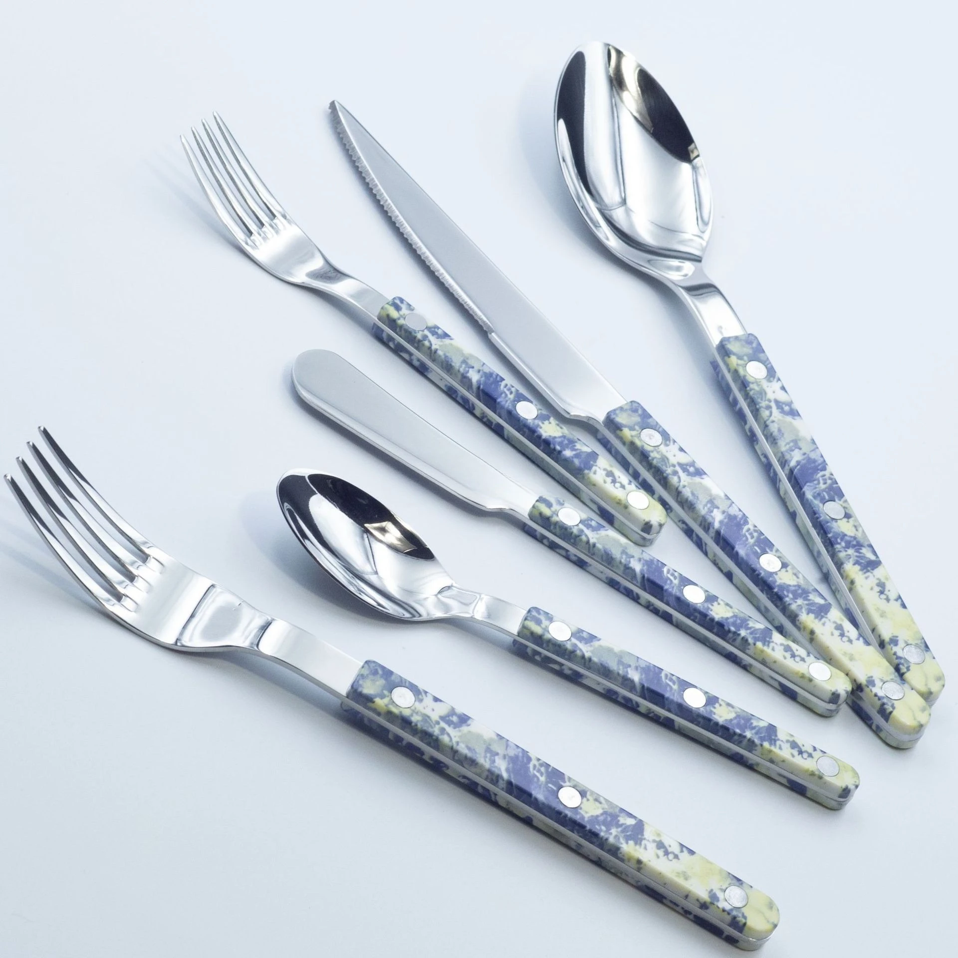 「ステンレススチールミラー仕上げカトラリーセット - ABS - Commercial Kitchen Knives のレビューと価格