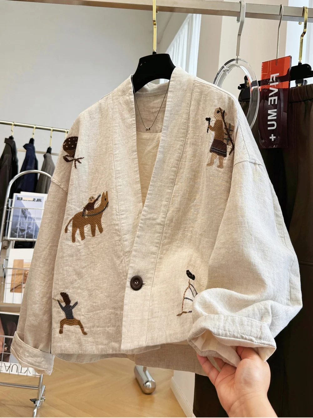 معطف قصير بتصميم عصري مع تطريز ثقيل وياقة على شكل V وأزرار أمامية، مناسب للربيع والخريف، أزياء خارجية للجنسين