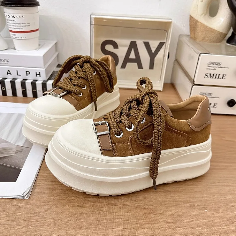 Sponge cake thick soled retro board shoes for women  2025 new height increasing casual sports bread shoes