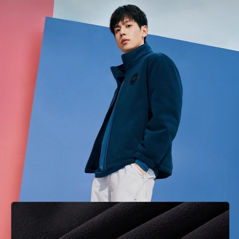 

Куртка Chericom на утином пуху на флисовой подкладке с воротником-стойкой, эластичными ветрозащитными манжетами, планкой на молнии с боковыми наклонными карманами, пальто Y309532Y