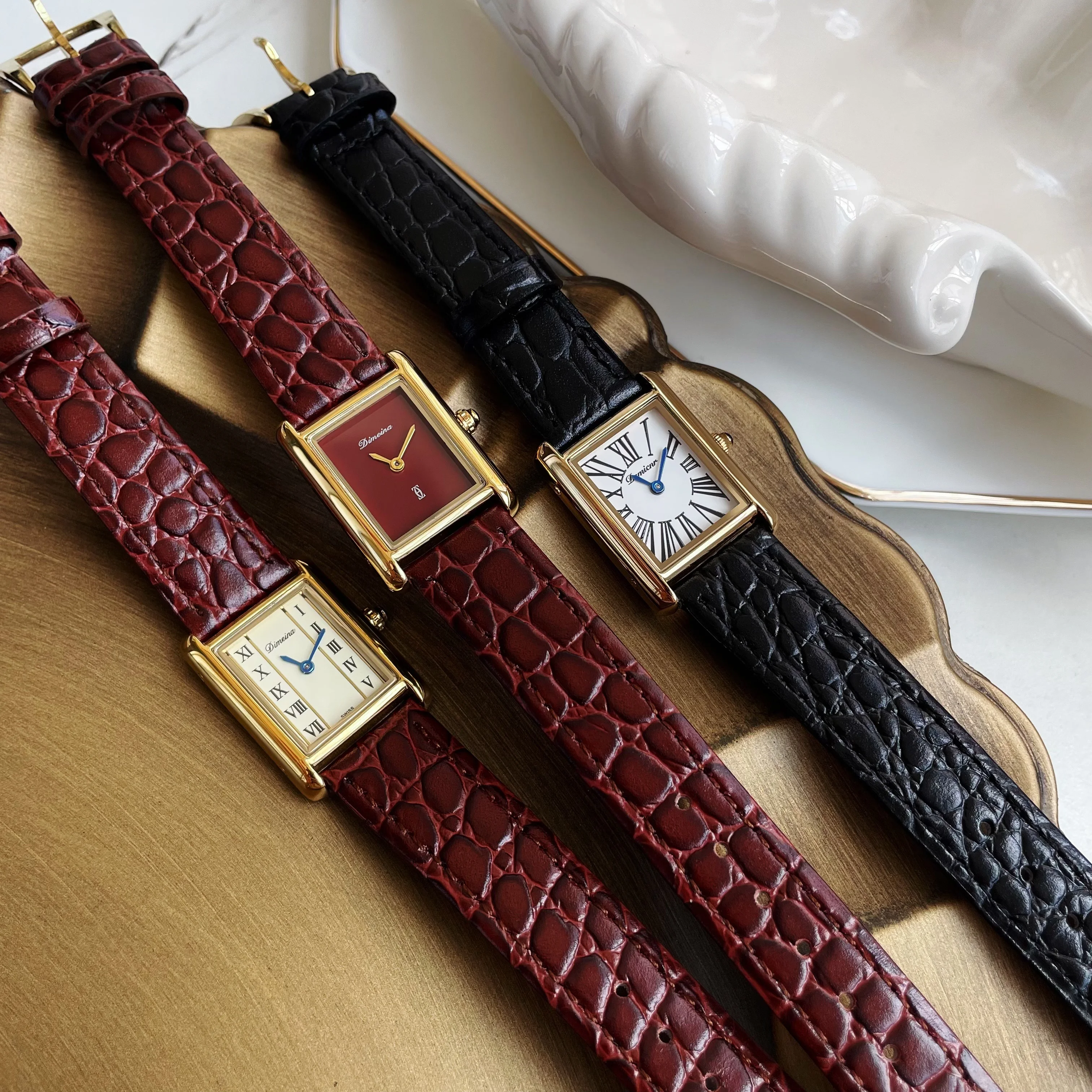 2026 New Luxury Watch Retro Classic Square Leather Quartz Watch Women High Texture Quality Ladies Watch Gift for Women