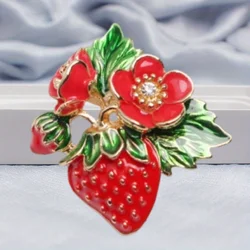 Oil Dripping Strawberry Brooch Enamel Alloy Fruit Flower Cartoon Cute Student Accessories Gift