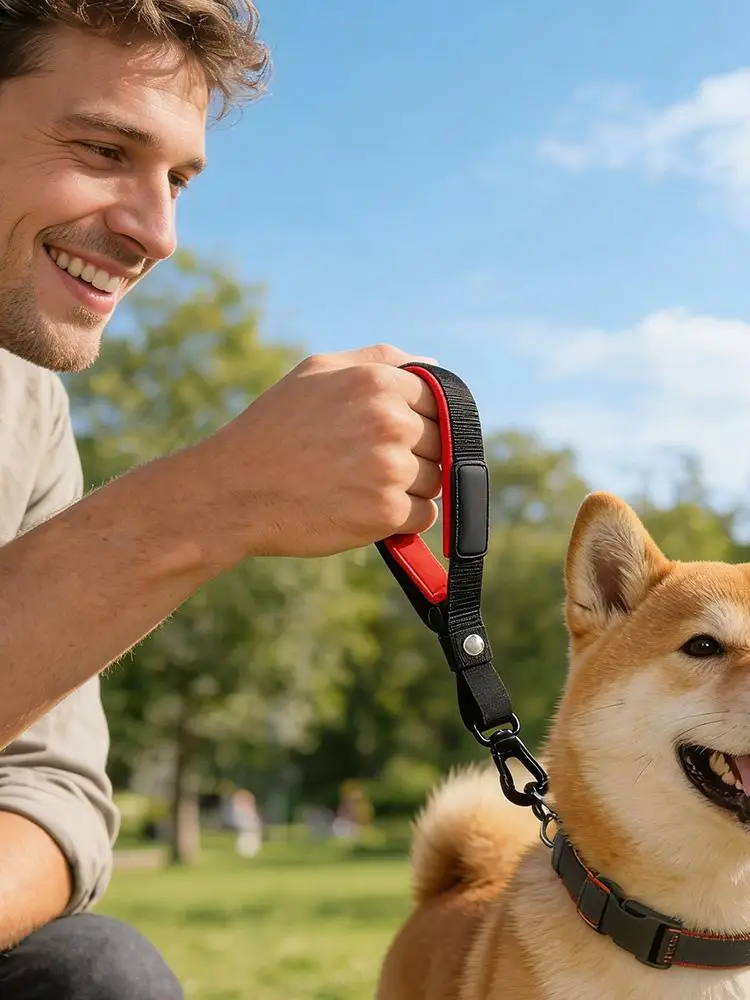 Dog Leashes Wrist Strap Retractable Dog Walking Leashes Pupp