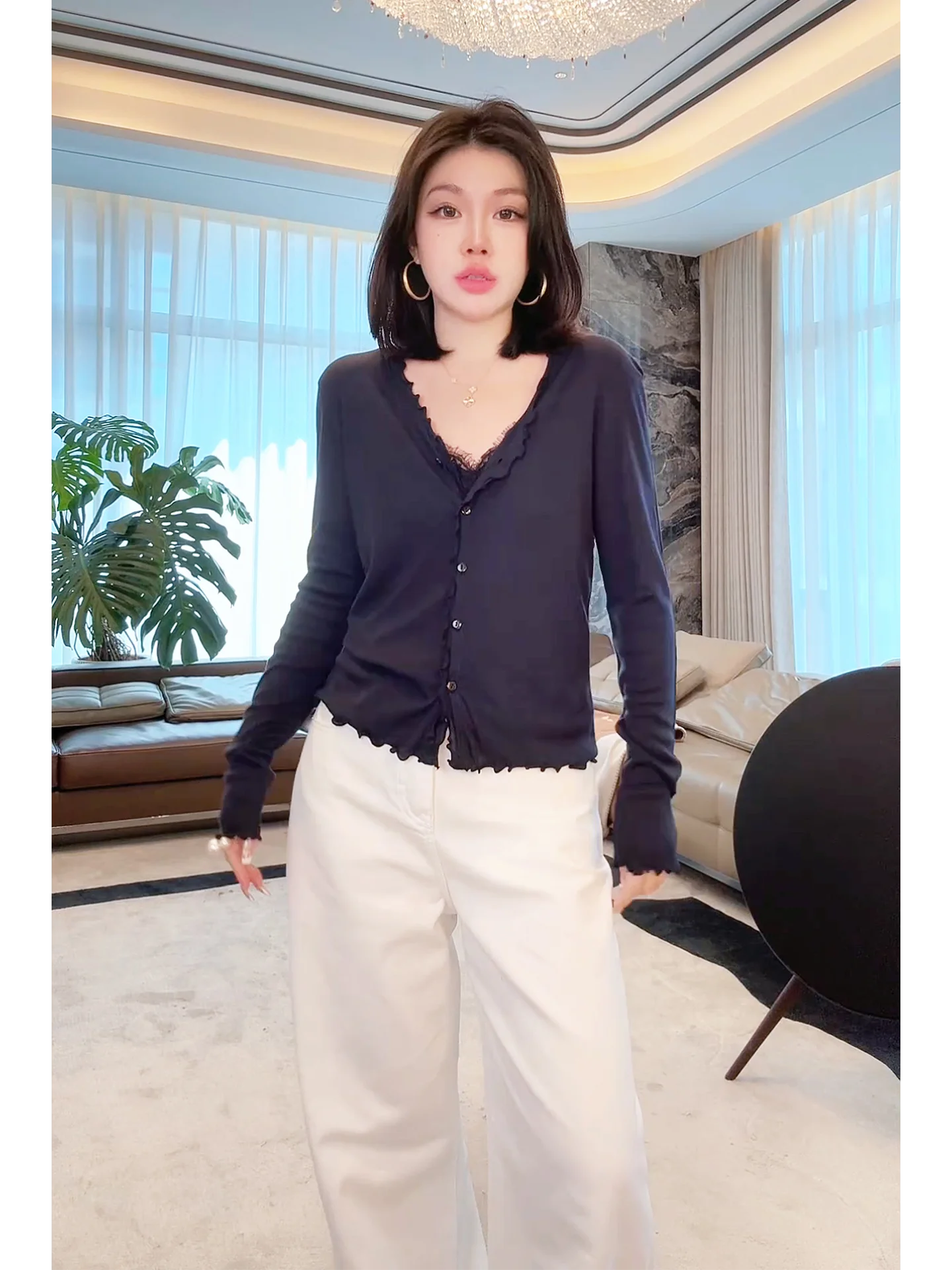 

Ultra Soft Silk V Ne Long Sve ME Personal Collection Flower Print Top Wooden Design Slimming Versatile Casual Wear