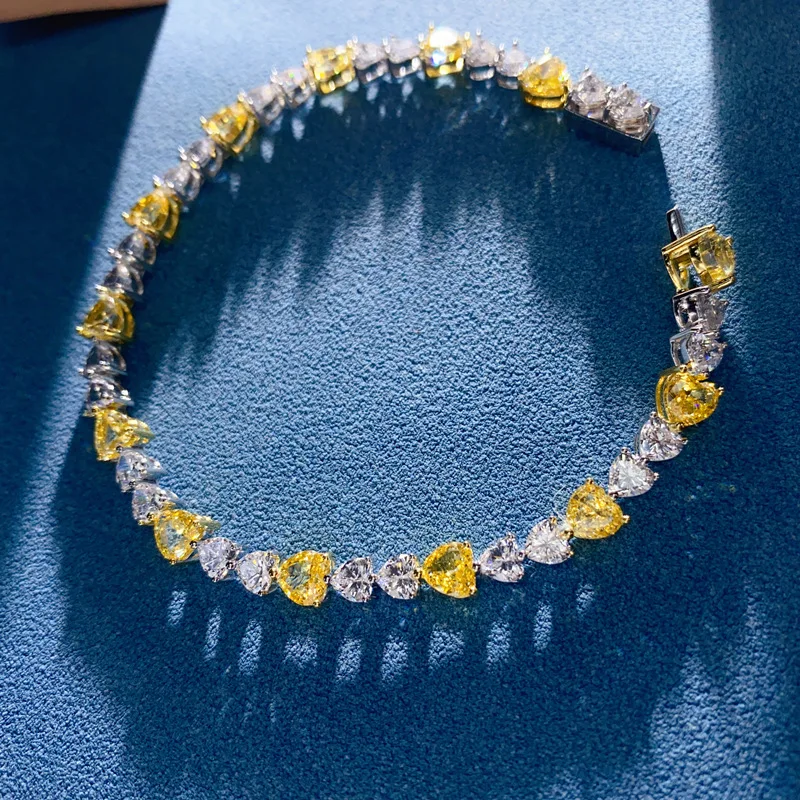 

PT950 Platinum Bracelet Heart Shape Intercolor Yellow Diamond Women Color Diamond Ice Flower Cut Women 0.3 Points