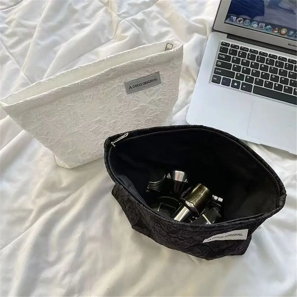 High Appearance Large Capacity Makeup Bag Advanced Flower Design Cosmetic Bag Simple Storage Pouch for Women