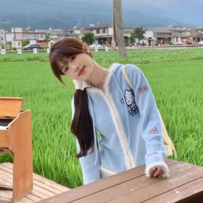 

Популярный Kawaii Hellokitty молочно-синий свитер для девочек, вязаный кардиган с капюшоном Sanrio, осень-зима, универсальный топ в ленивом стиле, повседневная куртка