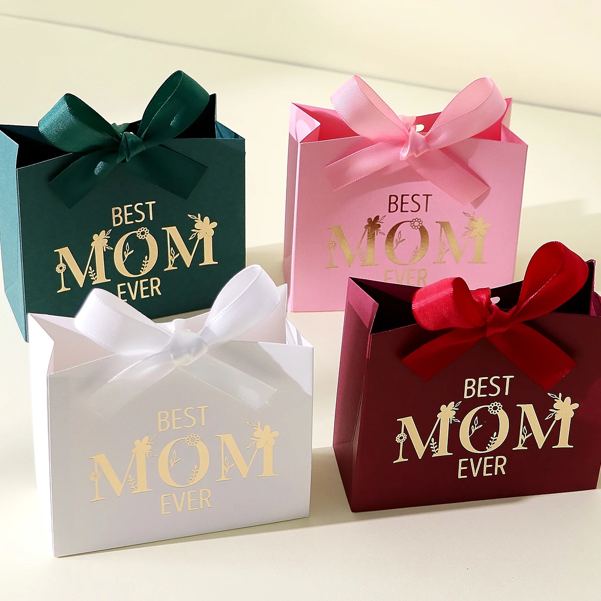 Mini cajas de regalo de 10 pulgadas con la inscripción «Feliz Día de la Madre» - Cajas pequeñas y delicadas para dulces - Diseño en colores rosa y blanco, impresión en papel dorado - Incluye lazos de cinta - Perfectas para empacar chocolates, dulces, pequ