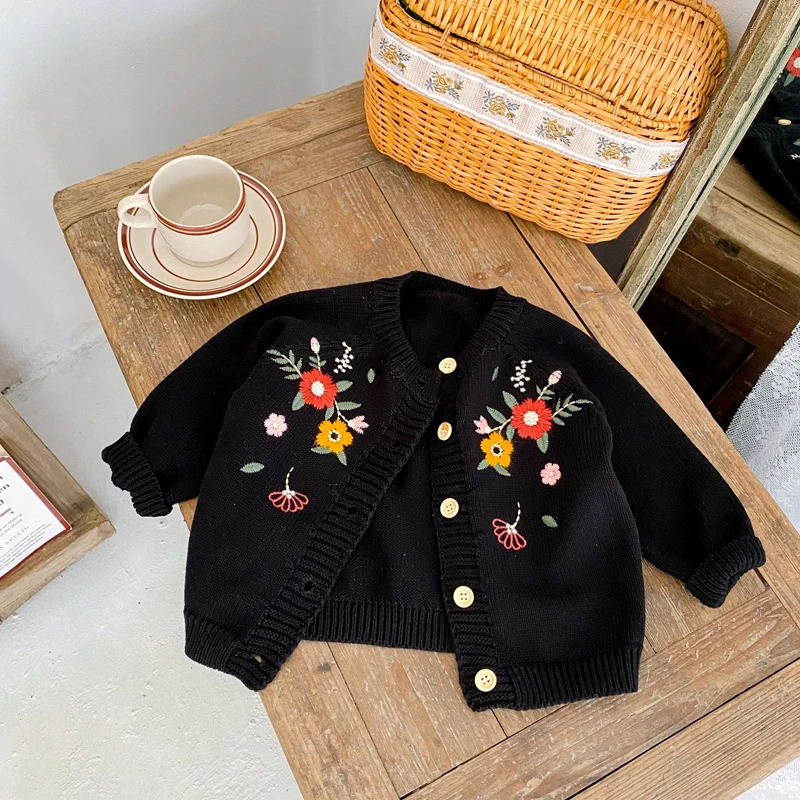 New autumn baby clothing 0-3 year old baby girls and children flower embroidered cotton yarn knitted sweater long sleeved jacket