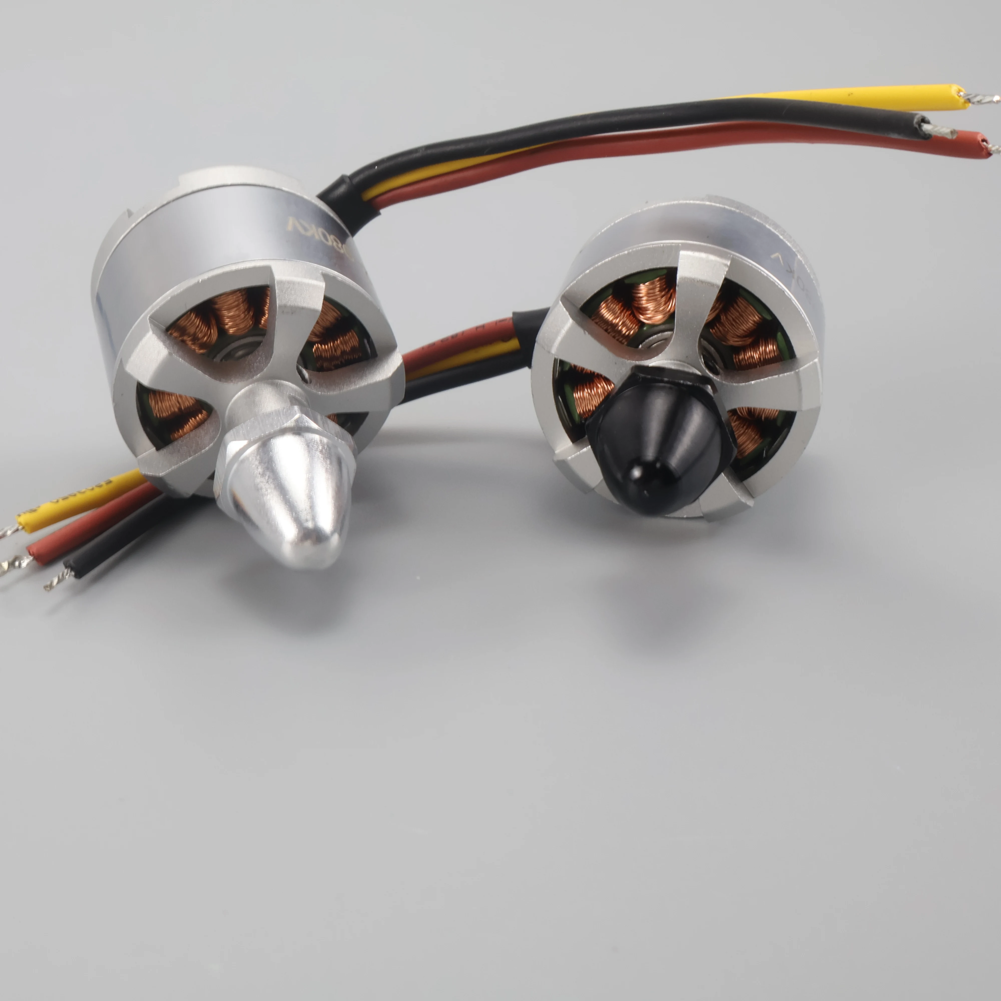 2212 980KV Conjunto de motor sem escova resistente a altas temperaturas CW/CCW para RC Quadcopter F450 F550 FPV Multicopter