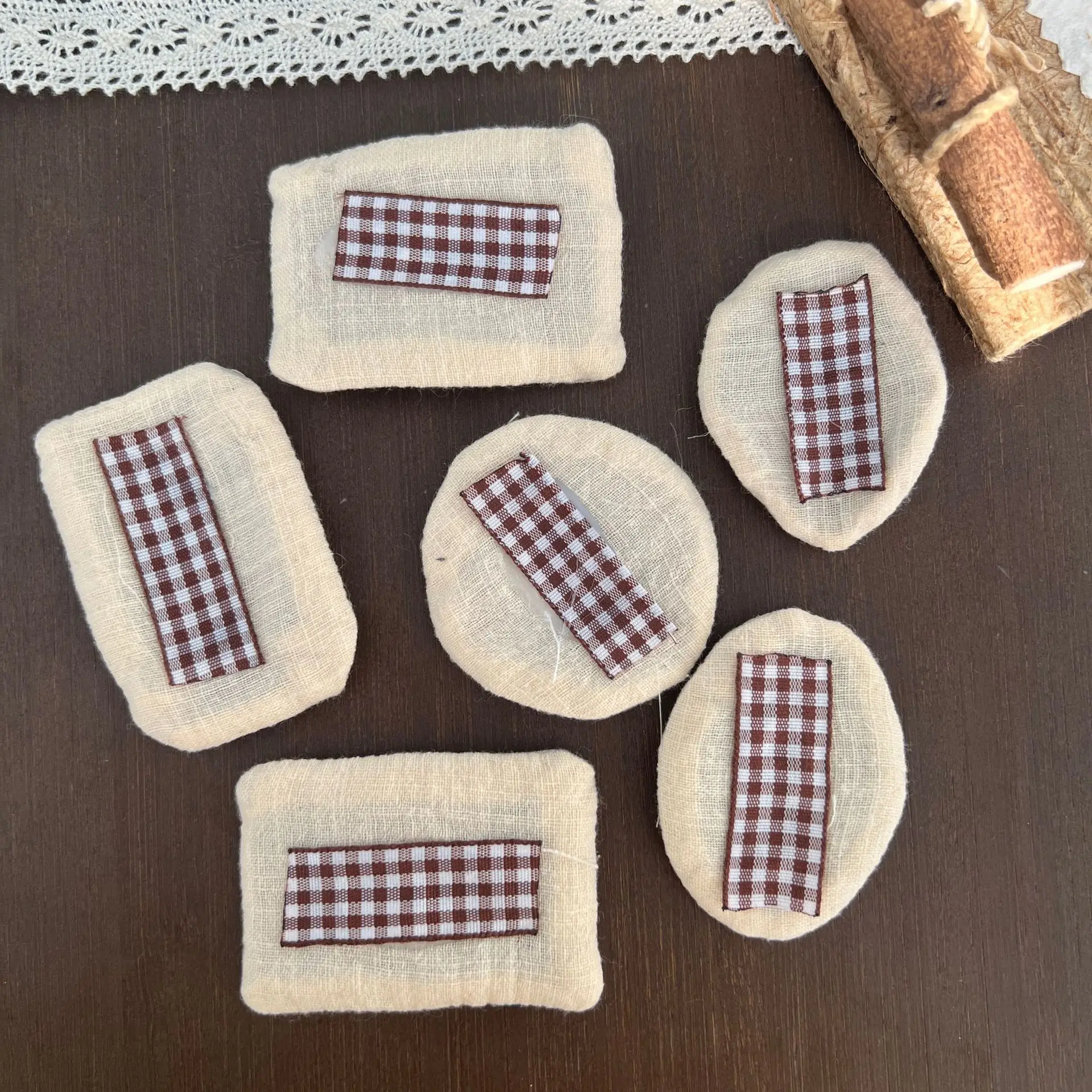 Korean Artistic Vintage Embroidered Fabric Brooch with People Flower Patch for DIY Hair Clip Shoes Hat Clothing