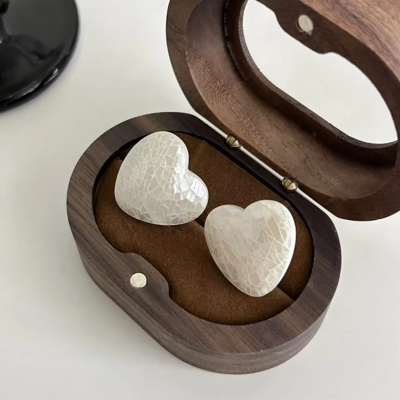 Love Fritillary Crack Texture Earrings Earrings Advanced Sense Elegant Fashion Simple Atmosphere Blogger Recommended Earrings Wo