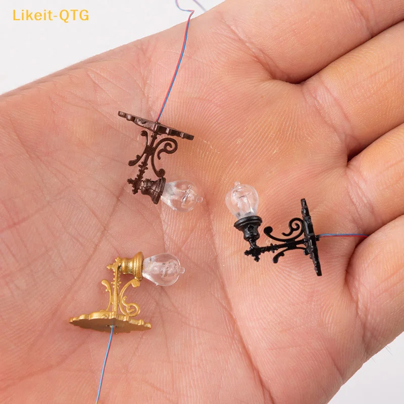 

Горячая новинка! Миниатюрный настенный светильник для кукольного домика, настольная лампа, мини-светодиодное освещение, декор для дома, мебель для кукол, игрушка, может светиться ярко