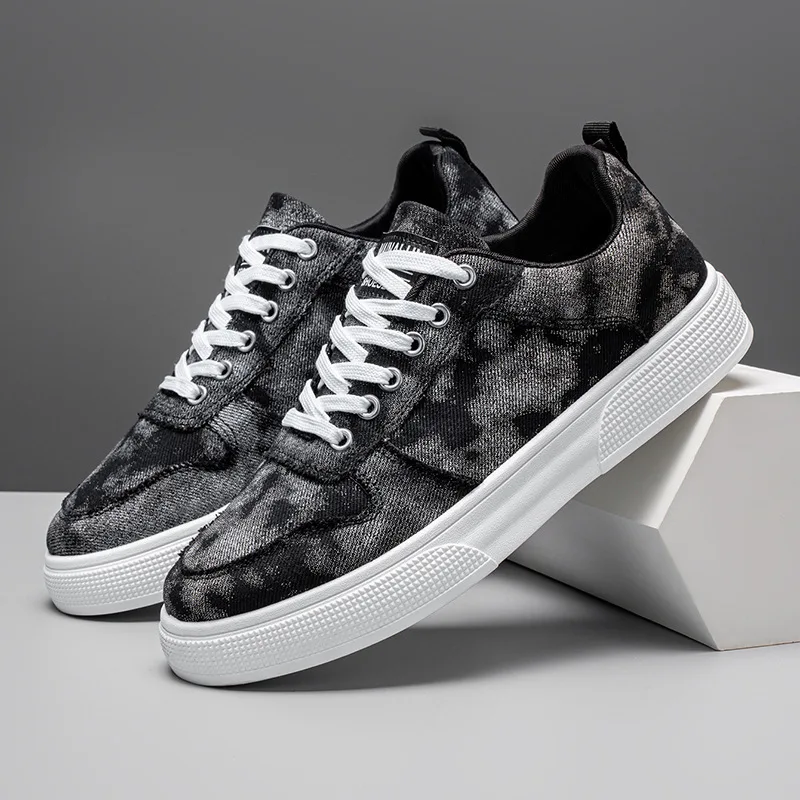 Men Shoes canvas Casual Sneakers 2025 New fashion Low cut Comfortable Versatile Casual Sports Breathable SkateBoard Canvas Shoe