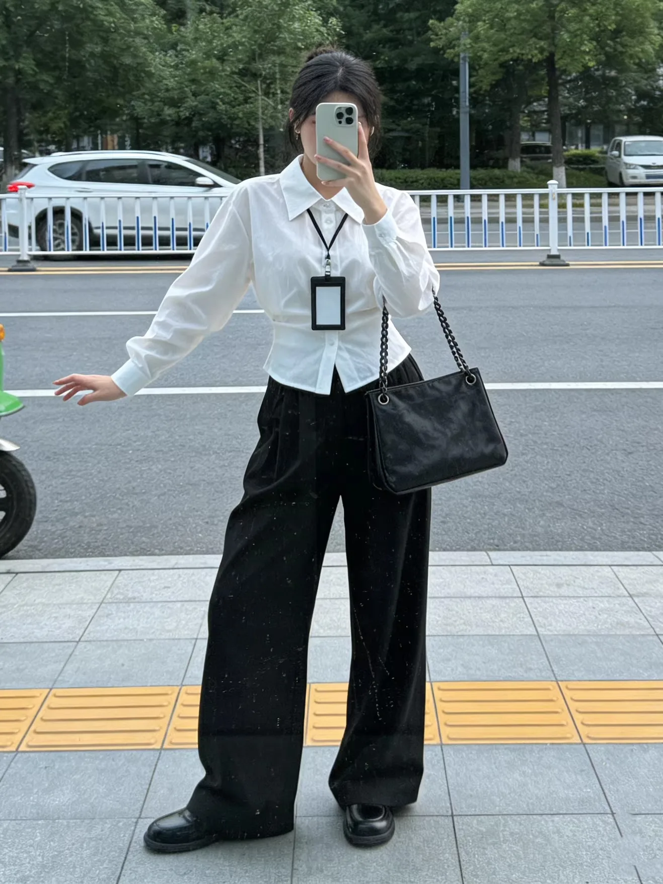 

Белая приталенная женская блузка с длинным рукавом, весна-осень 2026, новая модель, укороченный топ с зауженной талией, в деловом стиле, с воротником