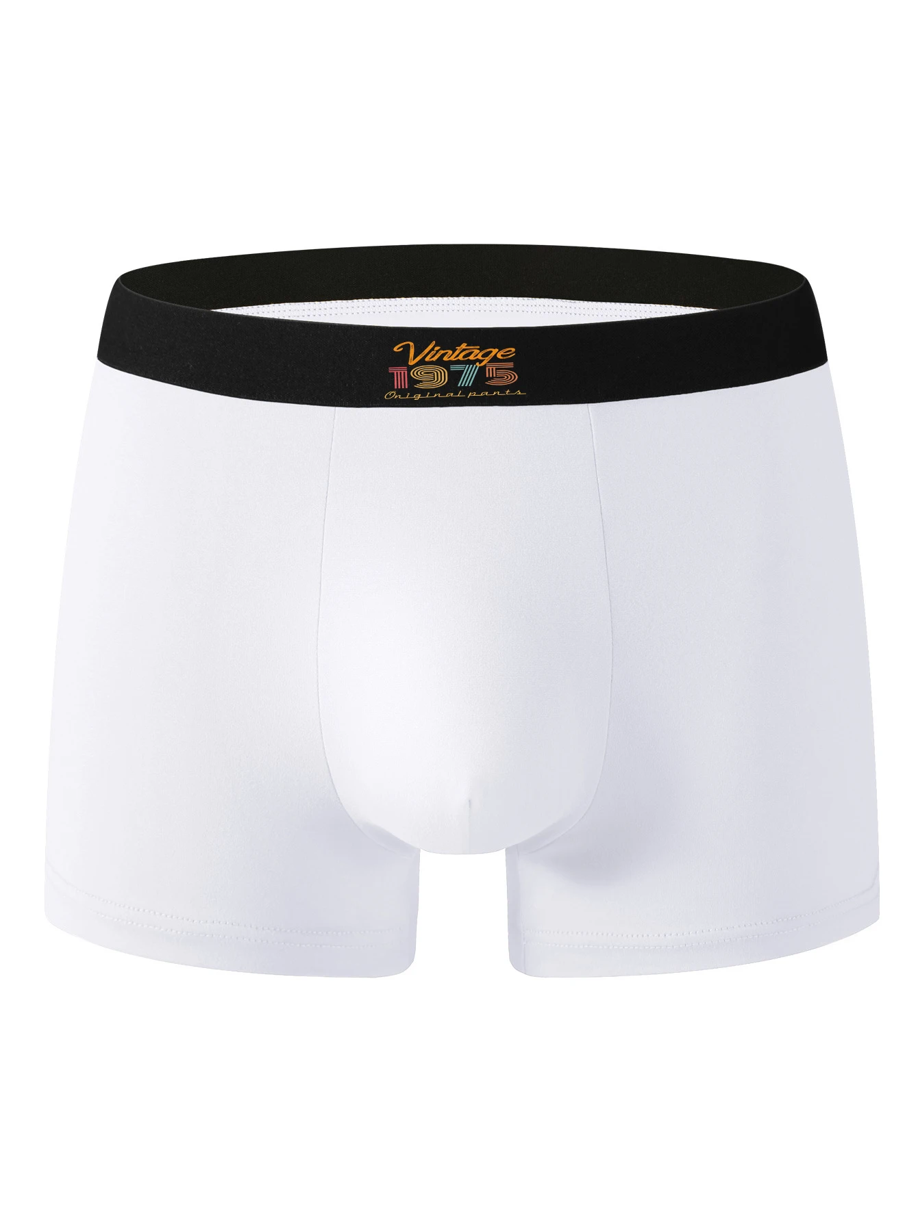 The men underwear is very comfortable simple close-fitting four-corner shorts have a logo for the new style in the summer of 25