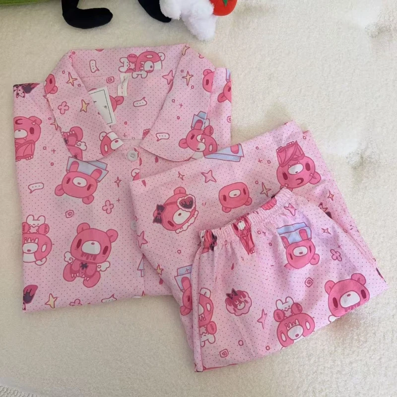 Gloomy Bear Pyjama, kreatives Cartoon-Design, niedlich, modisch, personalisierbar, ein bequemes Pyjamaset, das sich auch als Freizeitkleidung für draußen tragen lässt. – Detail 3