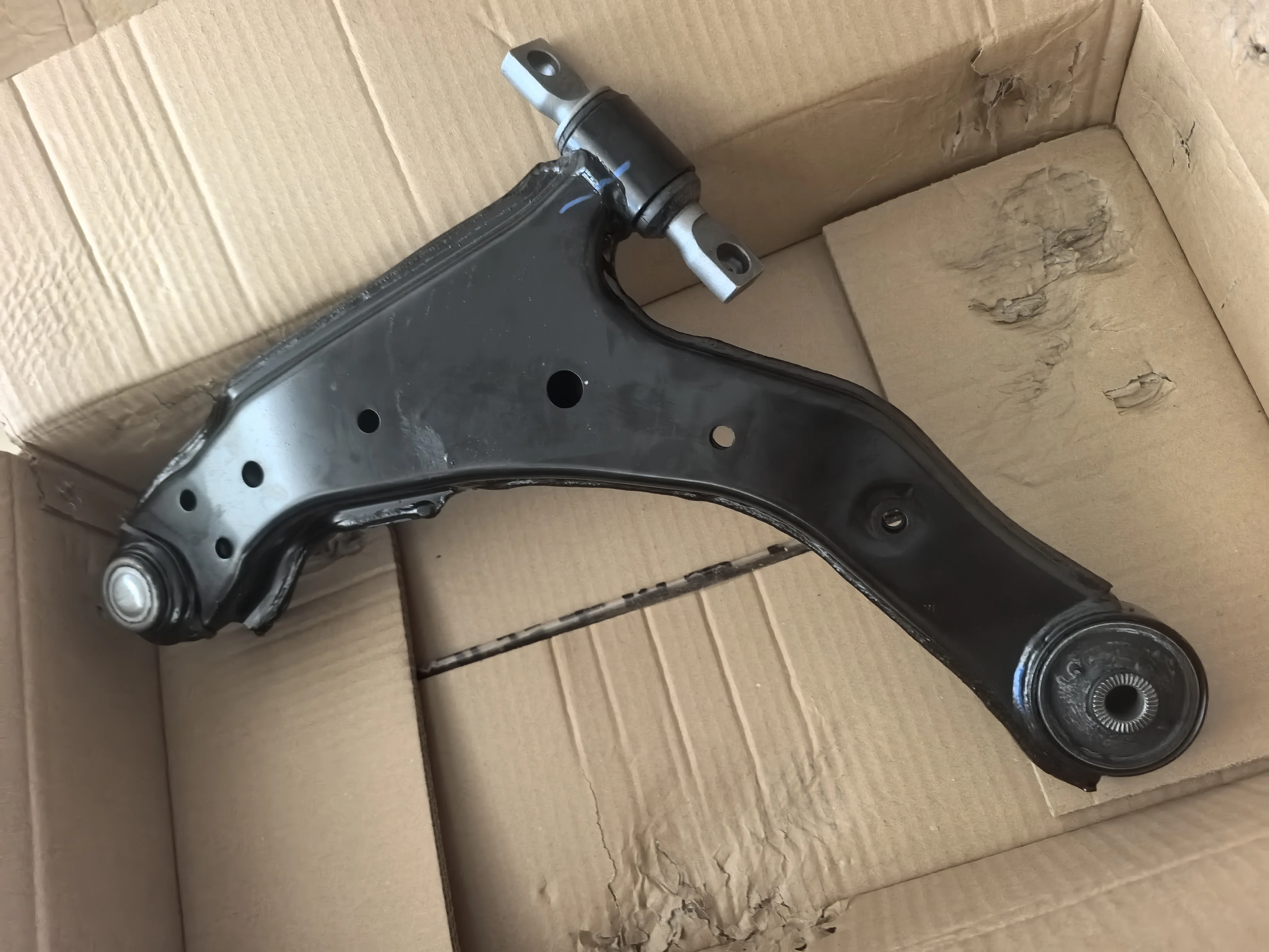 Lower Control Arm Assembly for JAC J5 HEYUE J6 manual transmission 2904100U2010 - view 2