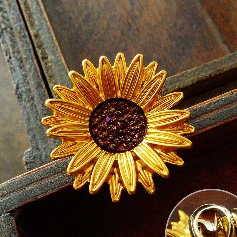 Vintage Sunflower Enamel Pin Brooches for Women Temperament Simple Floral Pins Brooch Fashion Party Jewelry Accessories Gifts