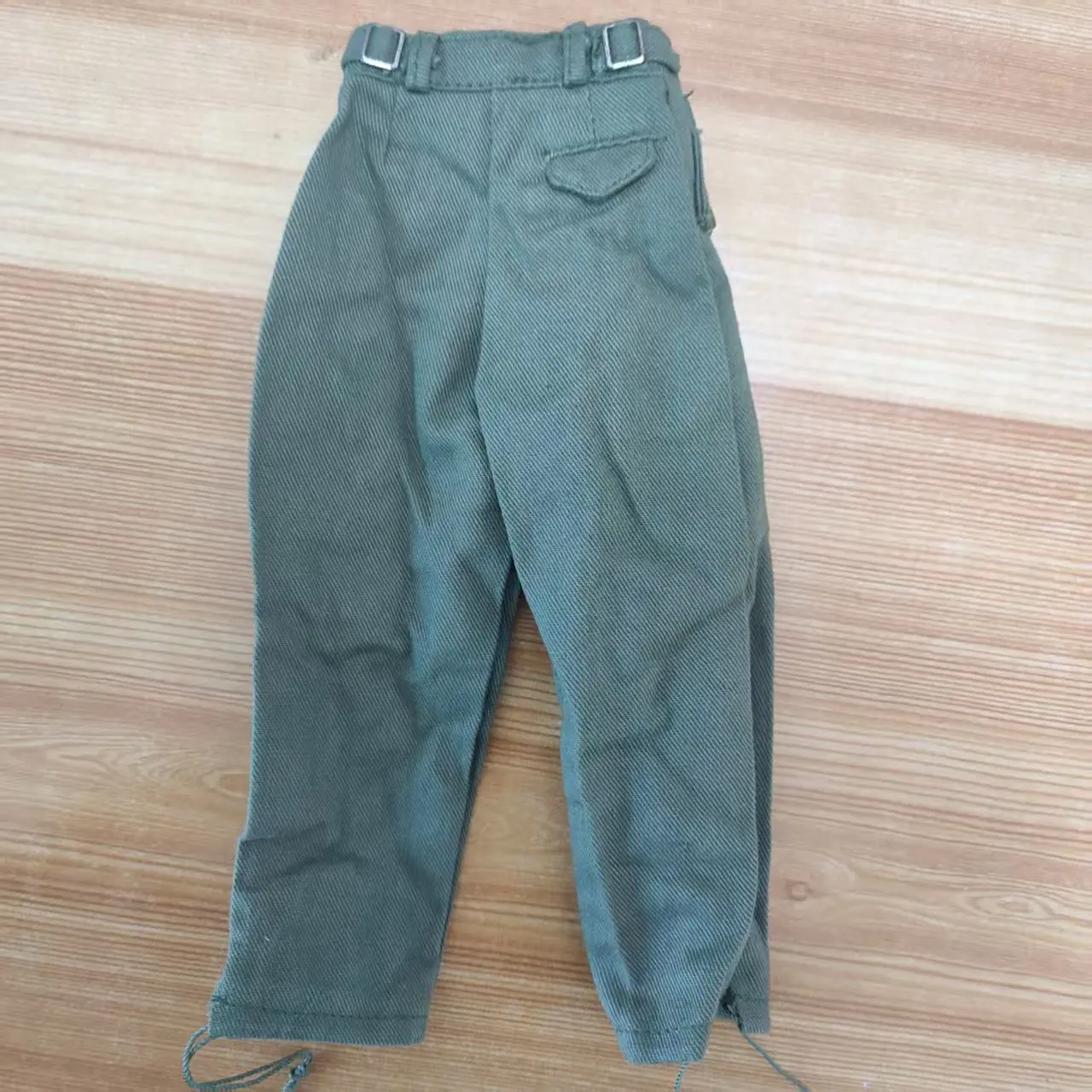 1:6 12-calowa figurka akcji wojskowej II wojny światowej Uniwersalne spodnie bojowe Zielone spodnie dla 12-calowej lalki żołnierza