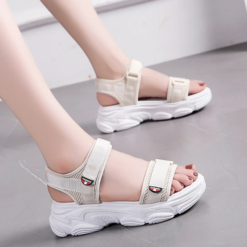 2022 new summer beach shoes shallow mouth leaking toe in-line women's shoes casual comfortable solid color women's sandals