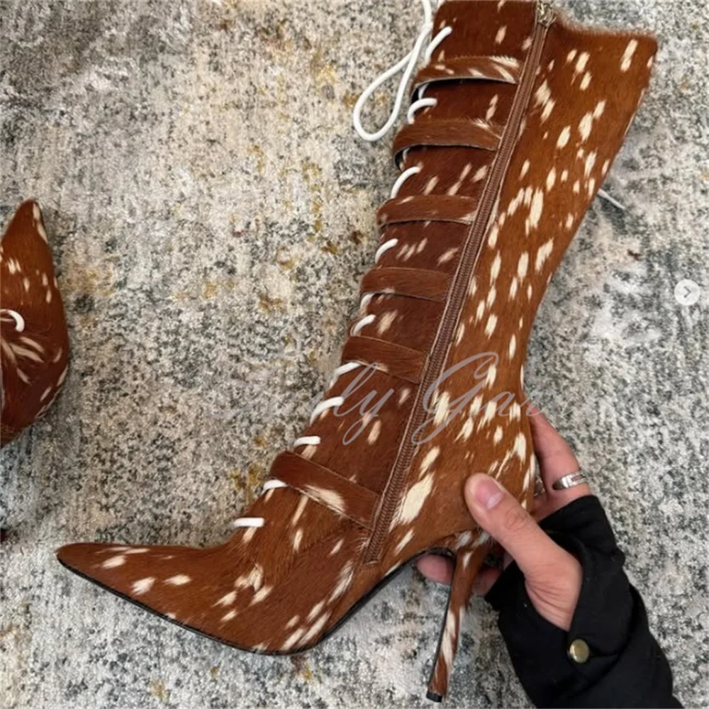 

Женские сапоги до колена с пряжкой на ремне и меховым декором, коричневые кожаные сапоги в стиле ретро с острым носком на шпильке с боковой молнией, зимние длинные сапоги