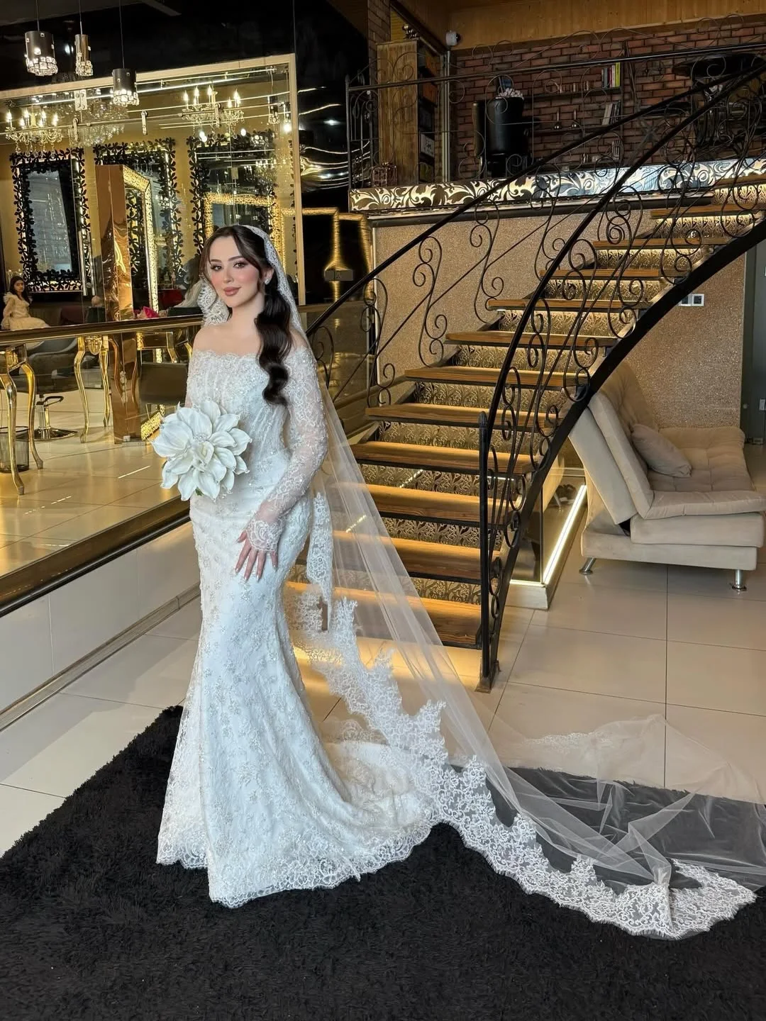 Elegantes, glitzerndes Meerjungfrau-Hochzeitskleid aus Spitze, schulterfreies Brautkleid mit langen Ärmeln, romantisches Hochzeitskleid, individuell gestaltet