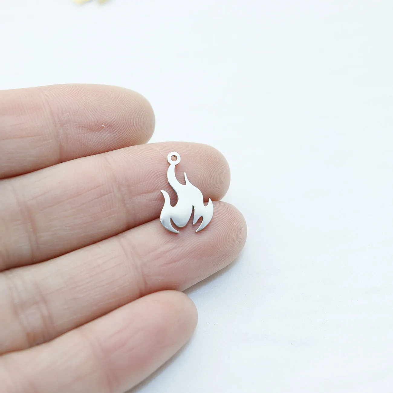 10pcs Stainless Steel Fire Fashion Jewelry Accessory Charms Pendant DIY Handcraft Vacuum Plate Waterproof Antiallergic view 3